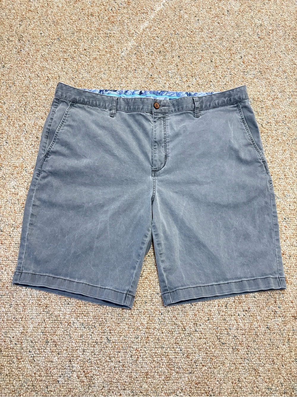 Tommy Bahama Boracay Shorts Mens 42x10 Gray Flat Front Casual Chino